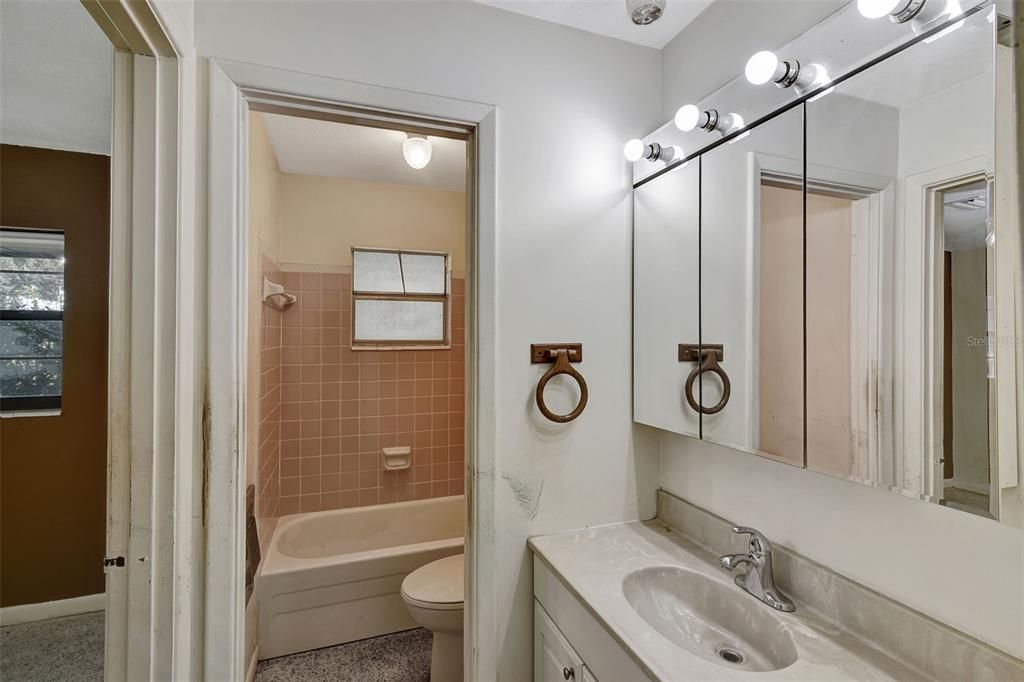 For Sale: $639,000 (3 beds, 2 baths, 1206 Square Feet)