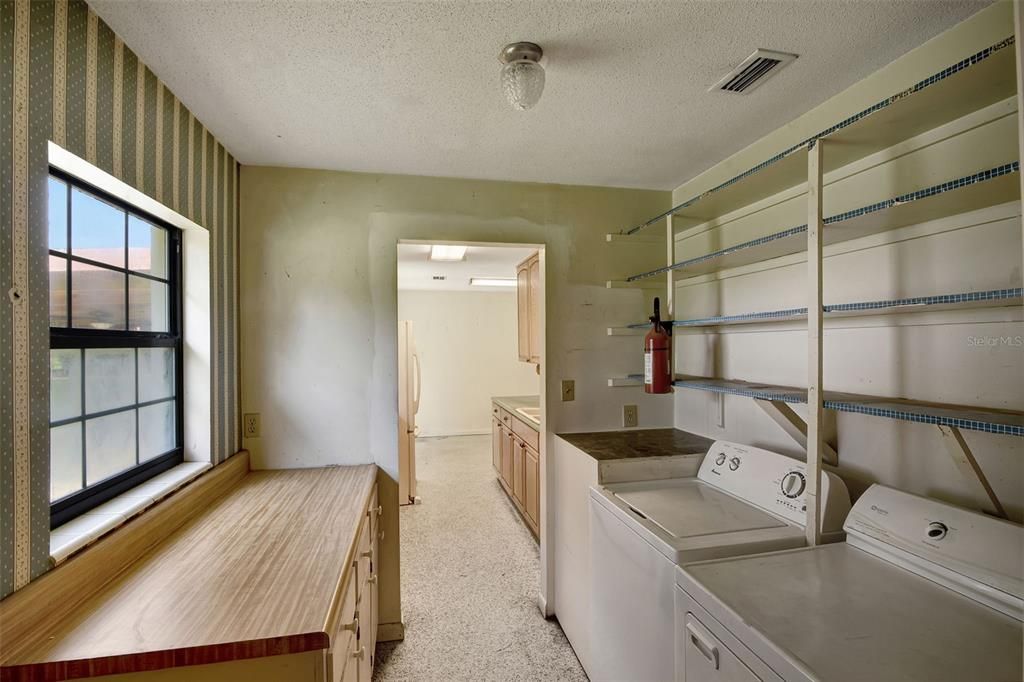 For Sale: $639,000 (3 beds, 2 baths, 1206 Square Feet)