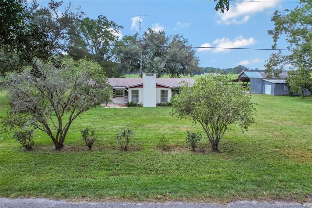 For Sale: $639,000 (3 beds, 2 baths, 1206 Square Feet)
