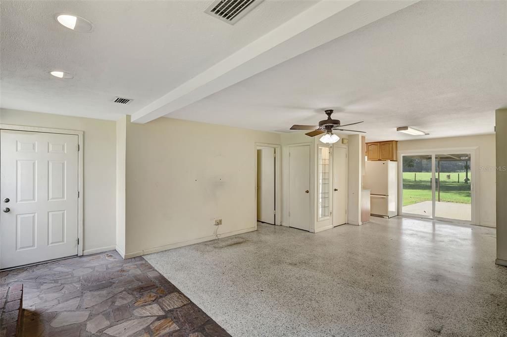 For Sale: $639,000 (3 beds, 2 baths, 1206 Square Feet)