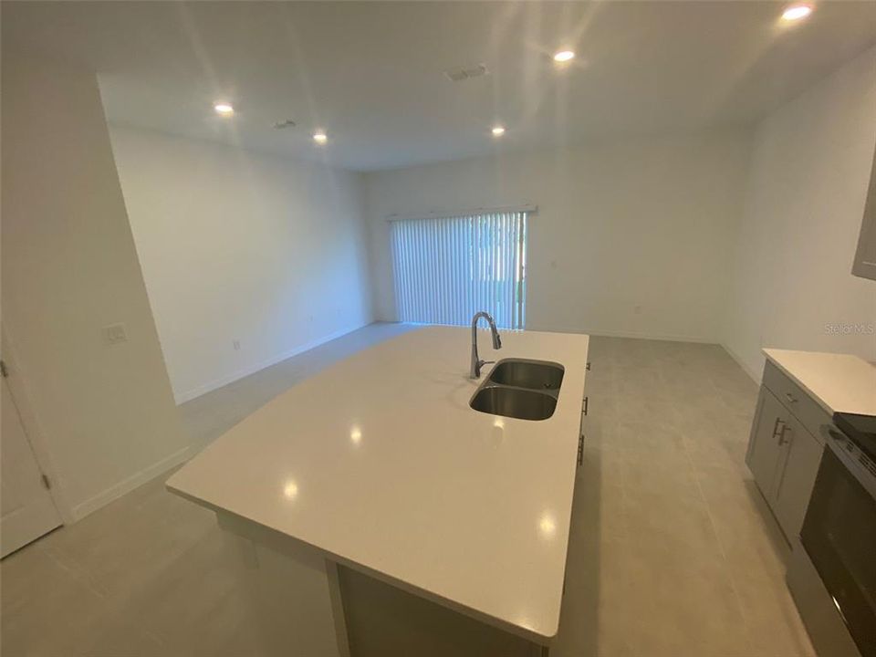 出租: $1,950 (3 贝兹, 2 浴室, 1365 平方英尺)