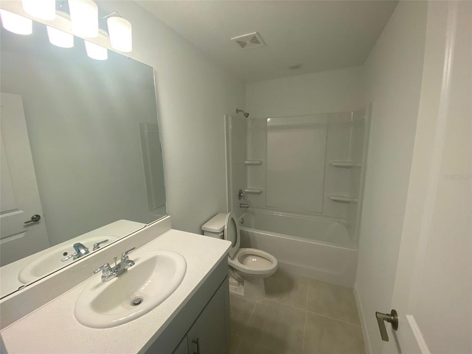 出租: $1,950 (3 贝兹, 2 浴室, 1365 平方英尺)