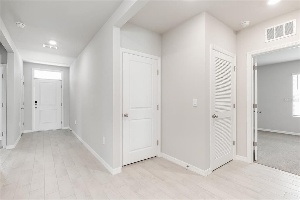 Active With Contract: $327,998 (4 beds, 2 baths, 1828 Square Feet)