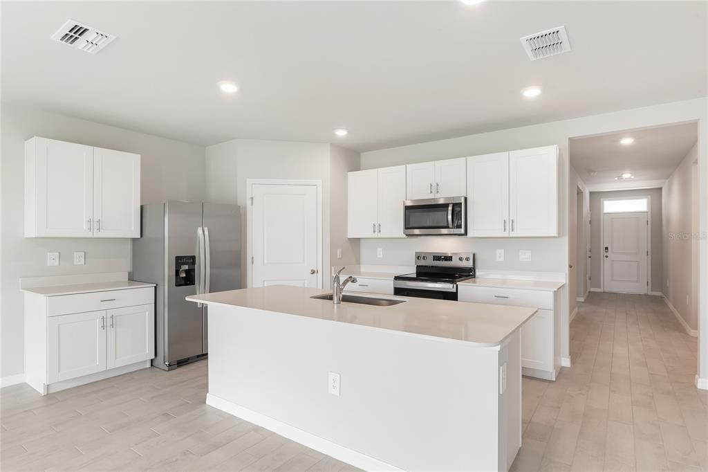 Active With Contract: $327,998 (4 beds, 2 baths, 1828 Square Feet)