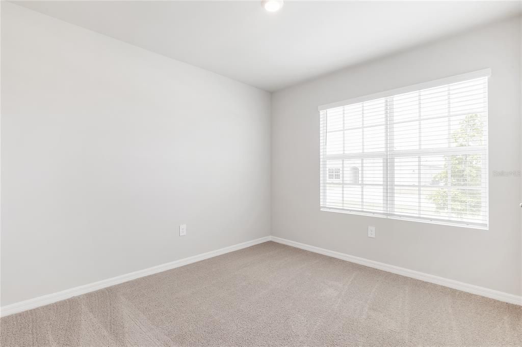 Active With Contract: $327,998 (4 beds, 2 baths, 1828 Square Feet)