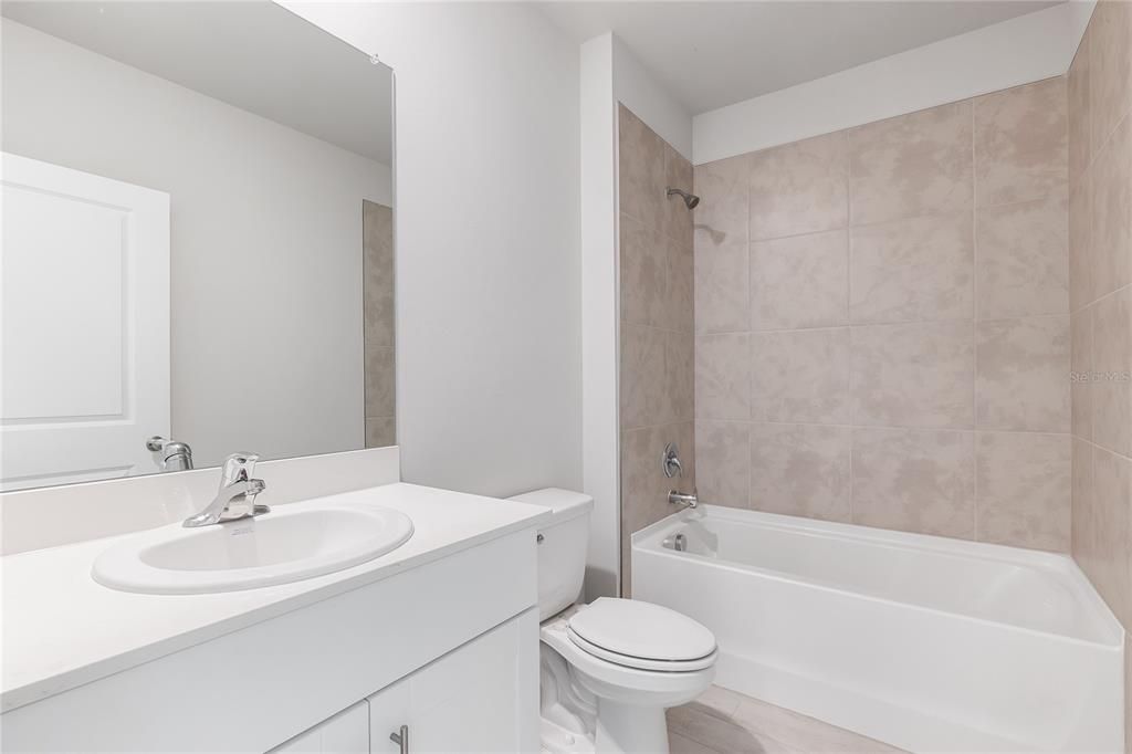 Active With Contract: $327,998 (4 beds, 2 baths, 1828 Square Feet)