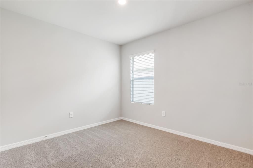 Active With Contract: $327,998 (4 beds, 2 baths, 1828 Square Feet)