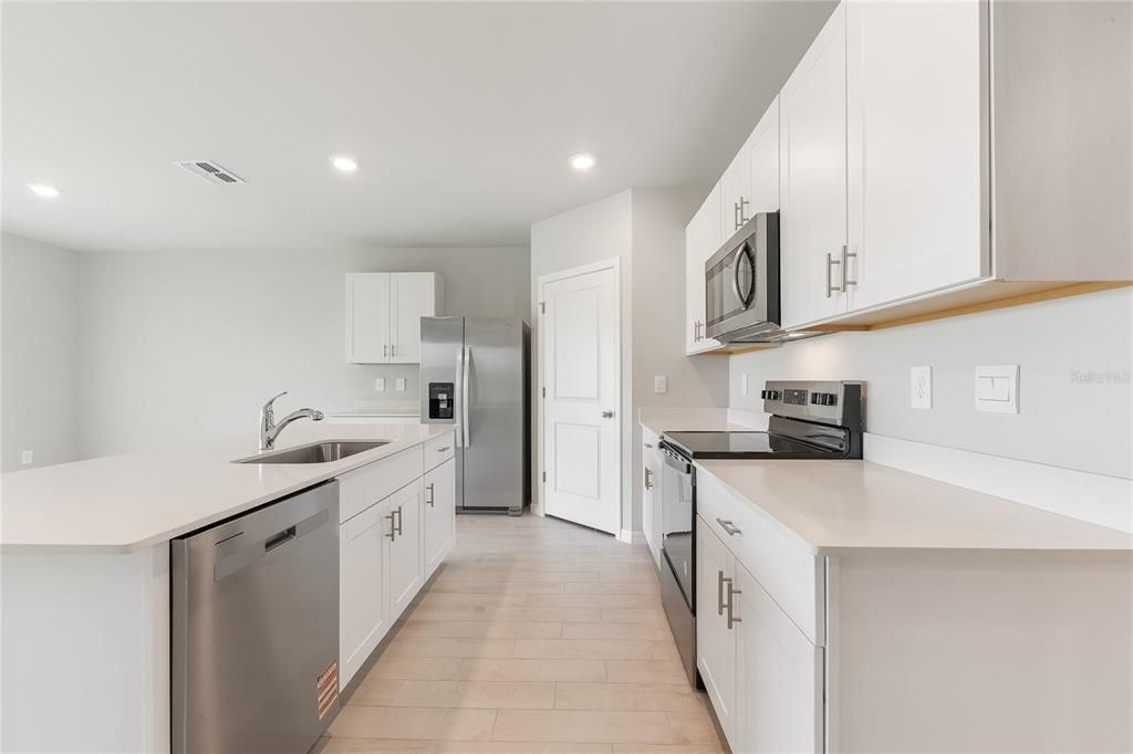 Active With Contract: $327,998 (4 beds, 2 baths, 1828 Square Feet)