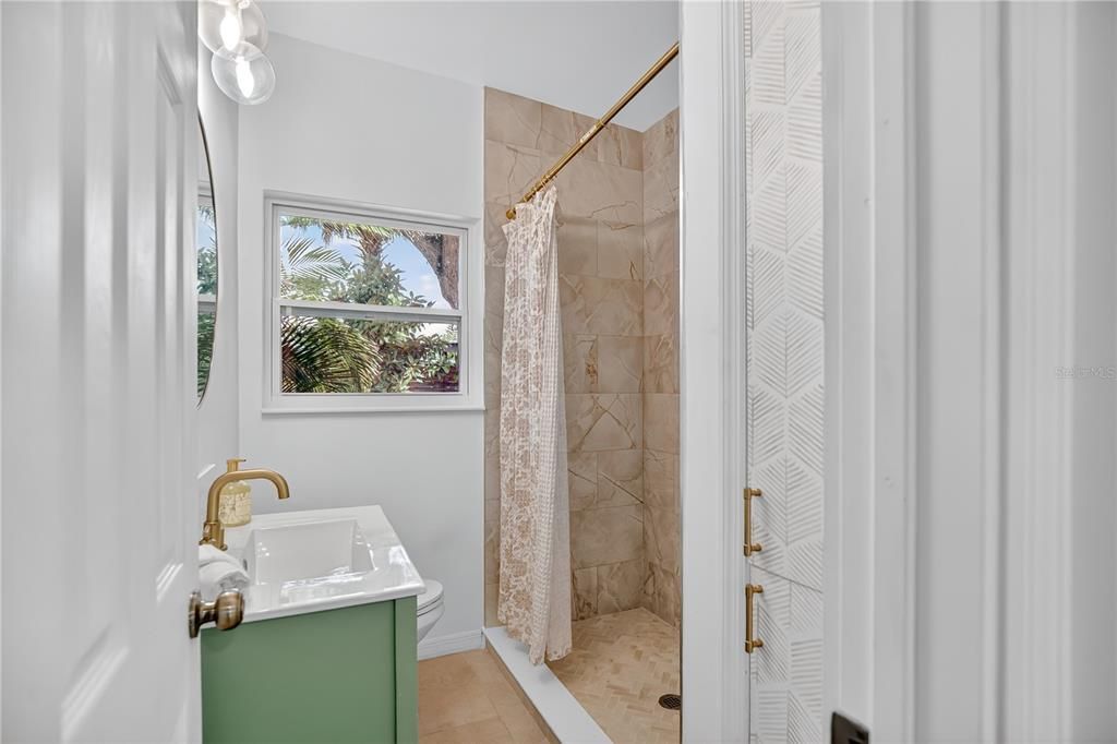 En Venta: $539,000 (3 camas, 2 baños, 1263 Pies cuadrados)