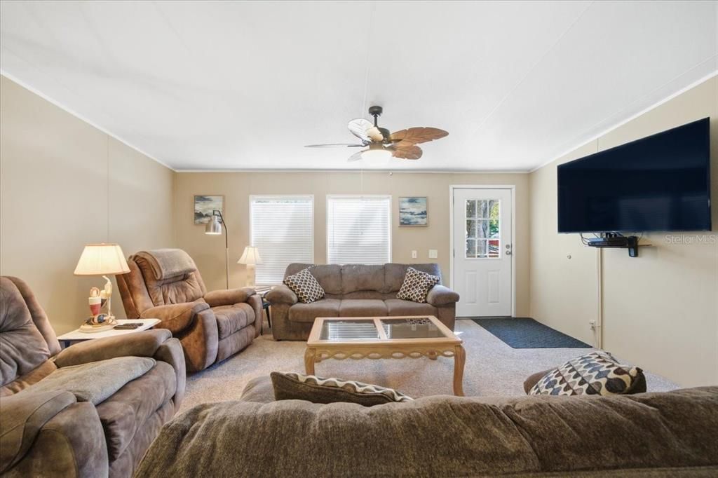 For Rent: $2,800 (3 beds, 2 baths, 1344 Square Feet)