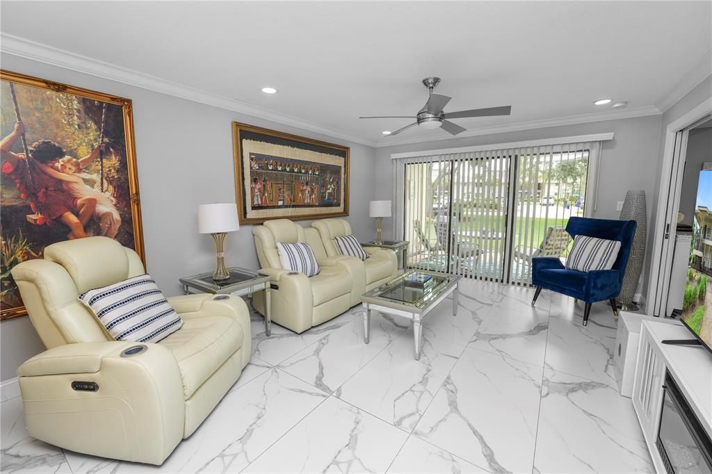 For Sale: $319,000 (3 beds, 3 baths, 1519 Square Feet)