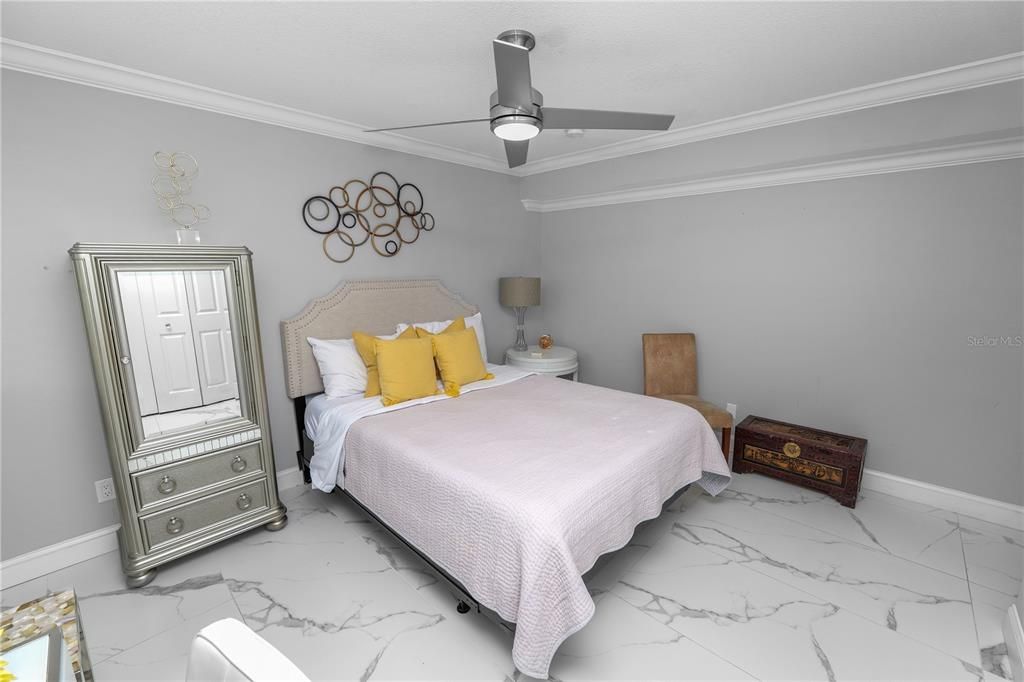 For Sale: $319,000 (3 beds, 3 baths, 1519 Square Feet)