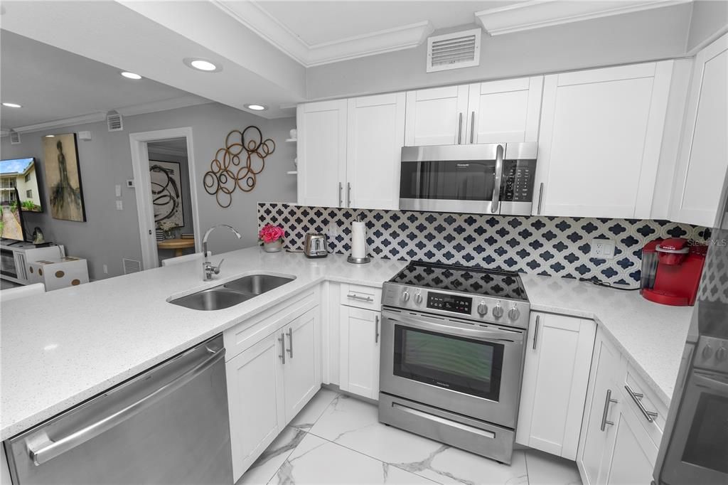 For Sale: $319,000 (3 beds, 3 baths, 1519 Square Feet)