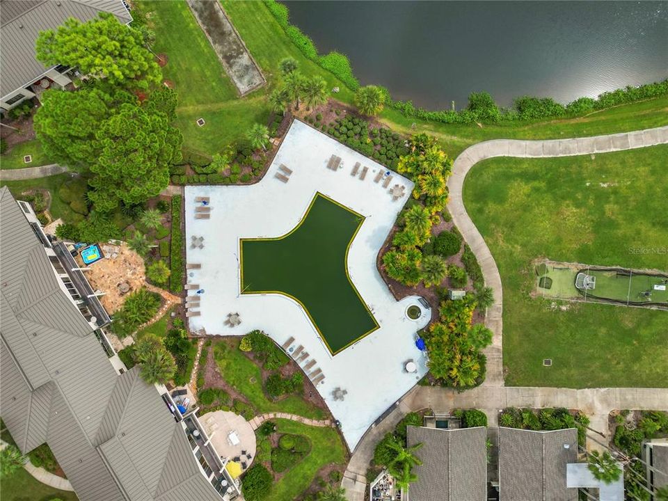 For Sale: $319,000 (3 beds, 3 baths, 1519 Square Feet)