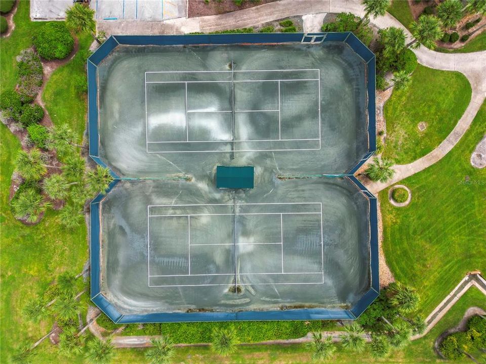 For Sale: $319,000 (3 beds, 3 baths, 1519 Square Feet)