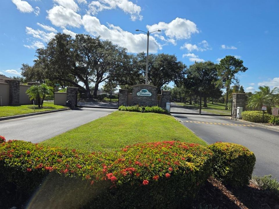 For Rent: $1,900 (4 beds, 2 baths, 2056 Square Feet)