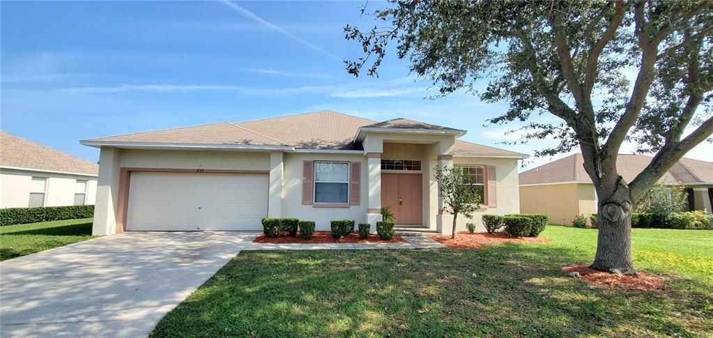 For Rent: $1,900 (4 beds, 2 baths, 2056 Square Feet)