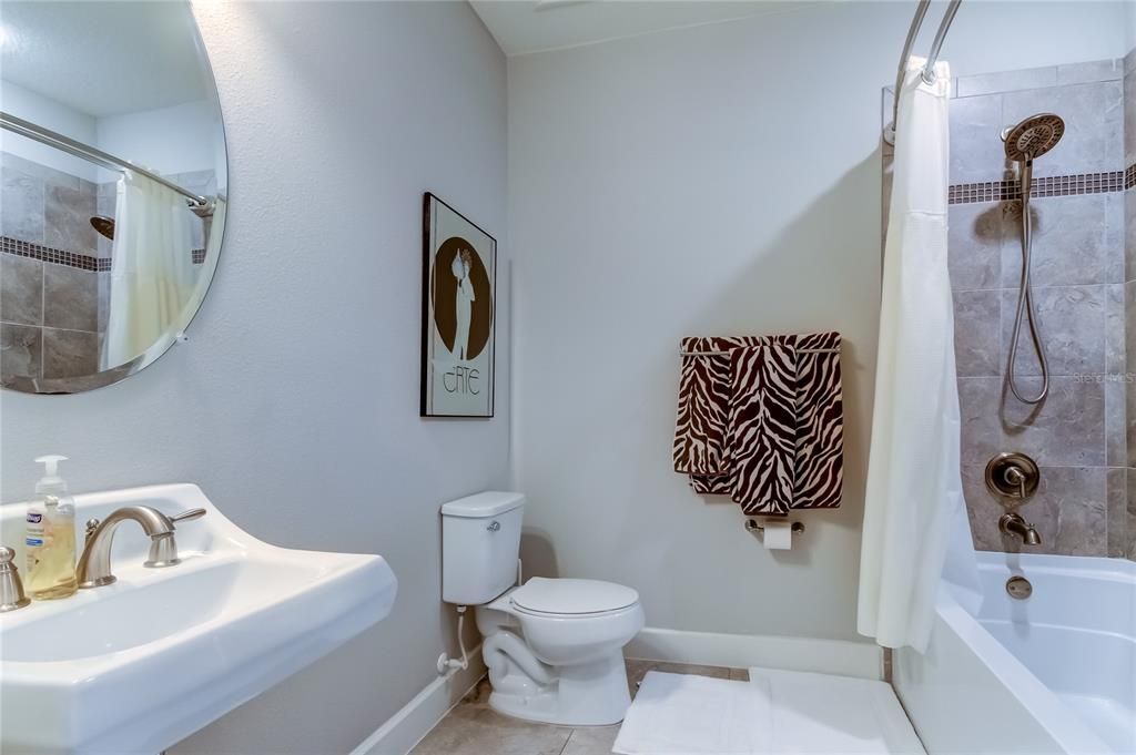 For Rent: $3,500 (4 beds, 2 baths, 1920 Square Feet)