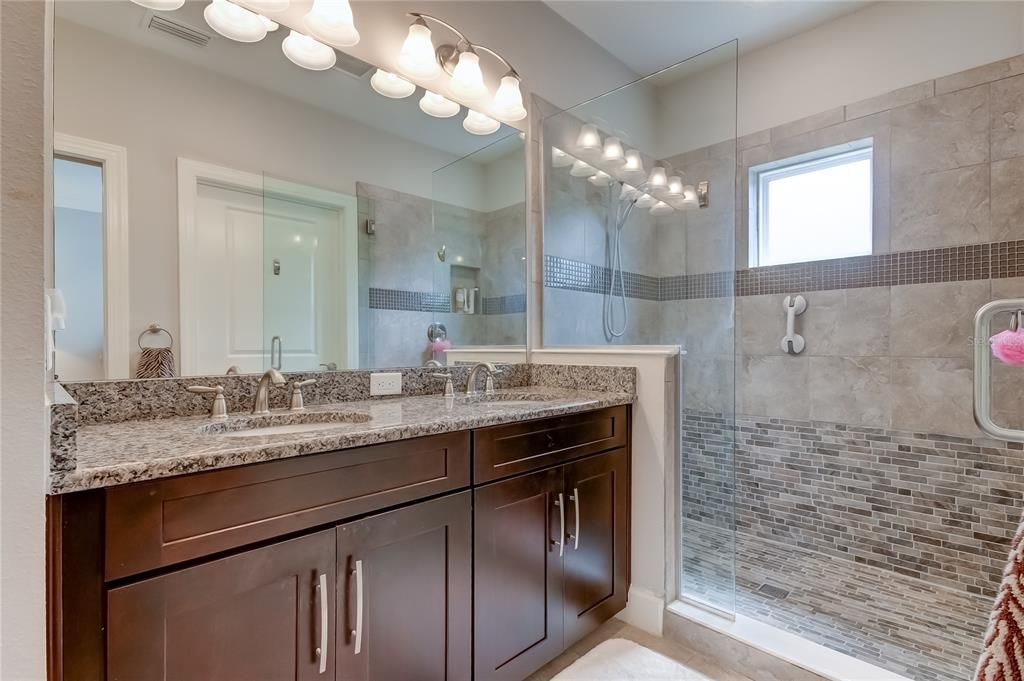 For Rent: $3,500 (4 beds, 2 baths, 1920 Square Feet)