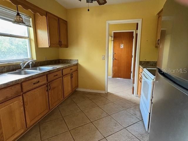 For Sale: $264,900 (2 beds, 2 baths, 1608 Square Feet)