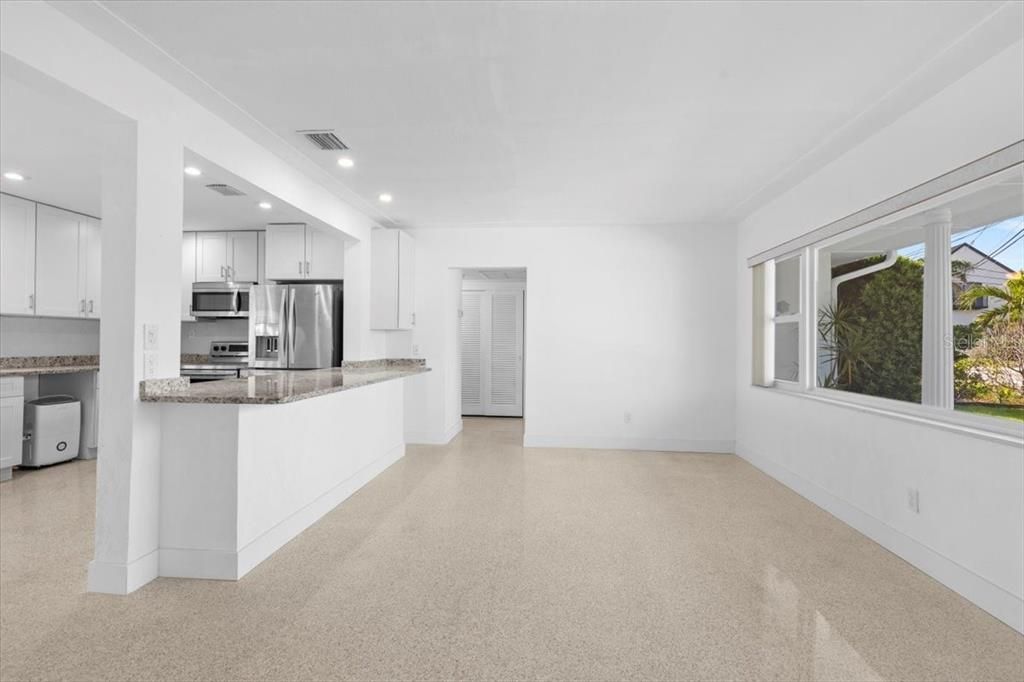 待售: $959,000 (3 贝兹, 3 浴室, 2209 平方英尺)