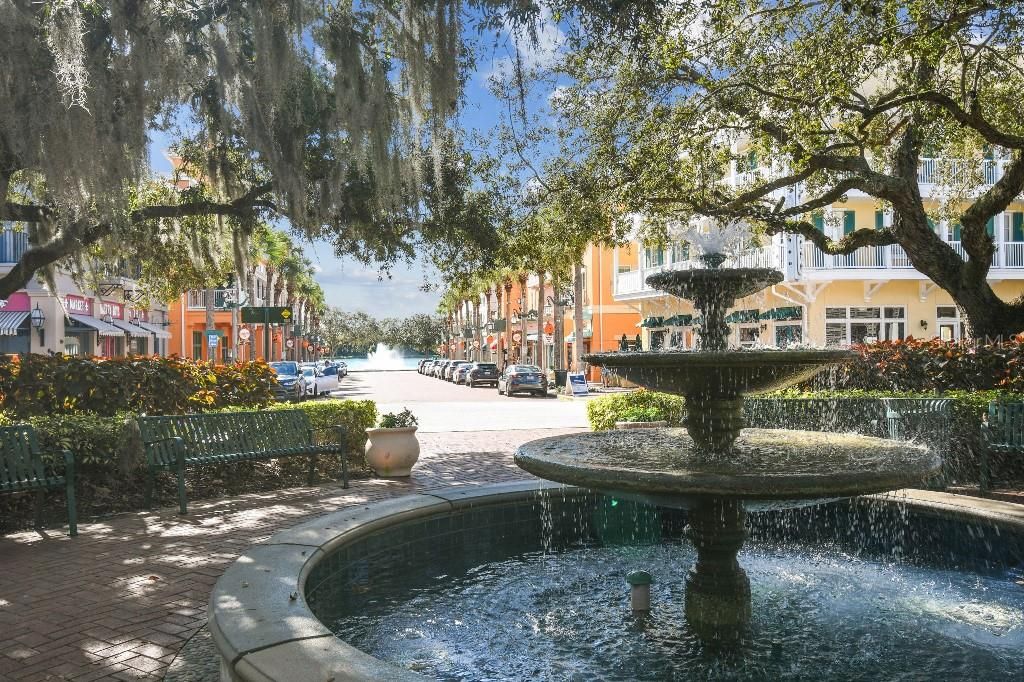 For Sale: $375,000 (1 beds, 1 baths, 882 Square Feet)