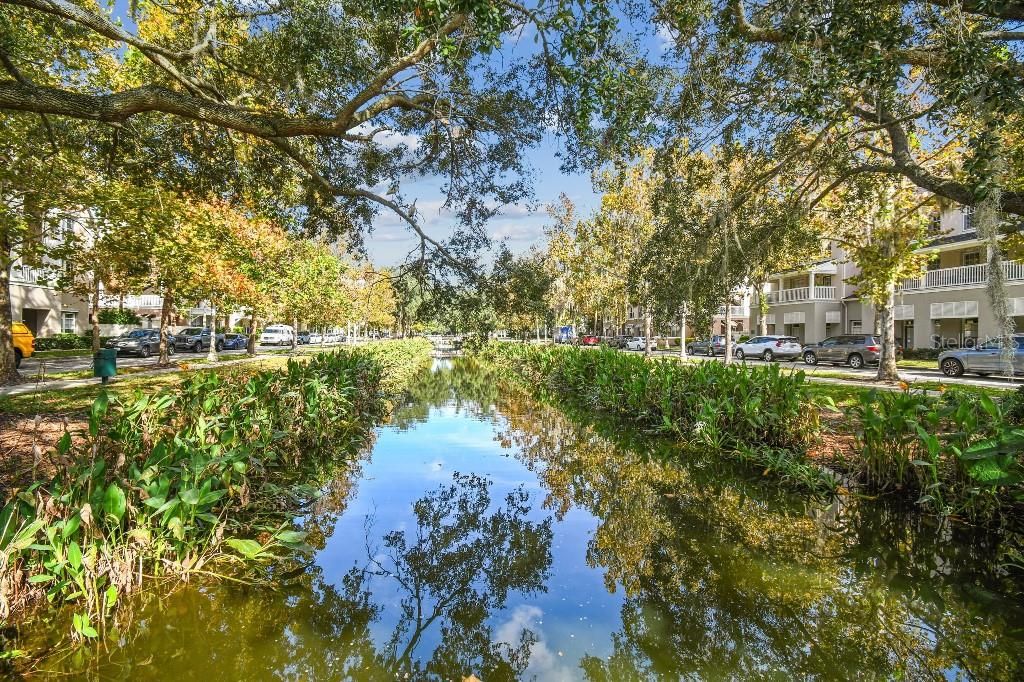 For Sale: $375,000 (1 beds, 1 baths, 882 Square Feet)