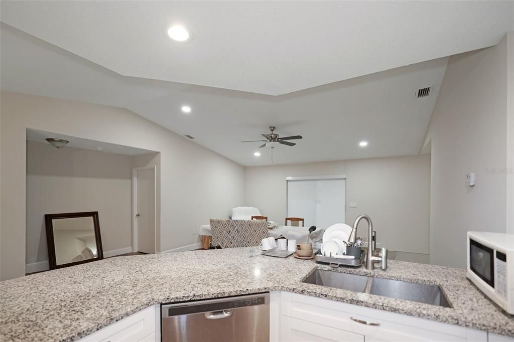 En Venta: $349,000 (3 camas, 2 baños, 1260 Pies cuadrados)