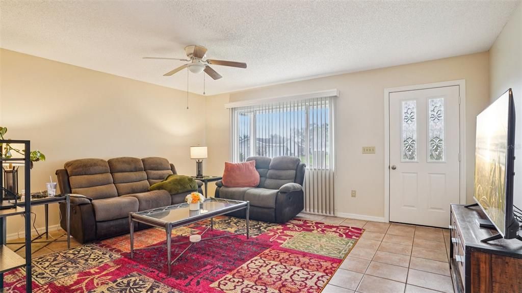 For Sale: $209,000 (2 beds, 2 baths, 1008 Square Feet)