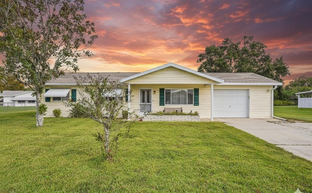 For Sale: $209,000 (2 beds, 2 baths, 1008 Square Feet)