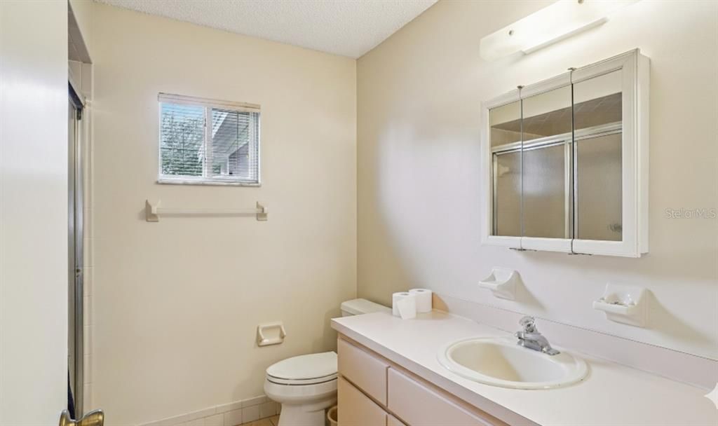 For Sale: $209,000 (2 beds, 2 baths, 1008 Square Feet)