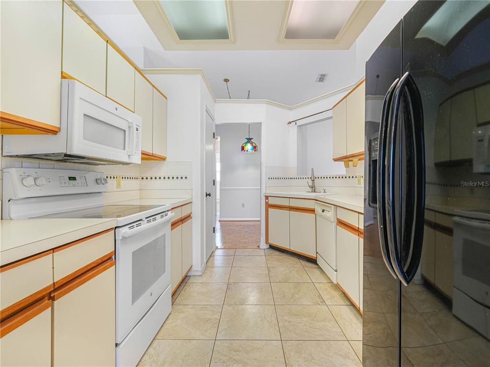 For Sale: $260,000 (2 beds, 2 baths, 1396 Square Feet)