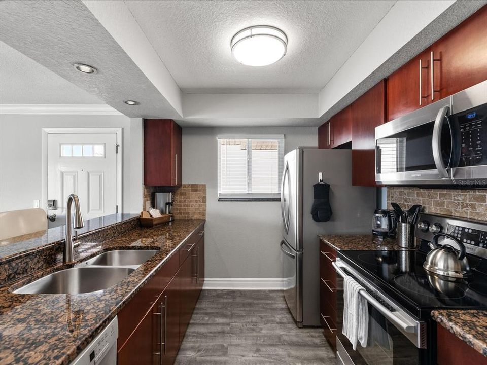 В аренду: $3,900 (2 спален, 2 ванн, 1430 Квадратных фут)