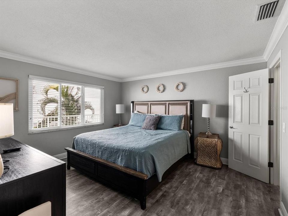 В аренду: $3,900 (2 спален, 2 ванн, 1430 Квадратных фут)