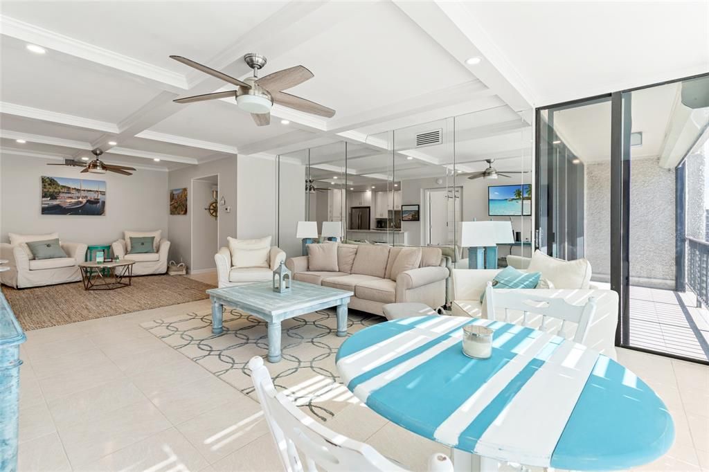 待售: $795,000 (2 贝兹, 2 浴室, 1180 平方英尺)