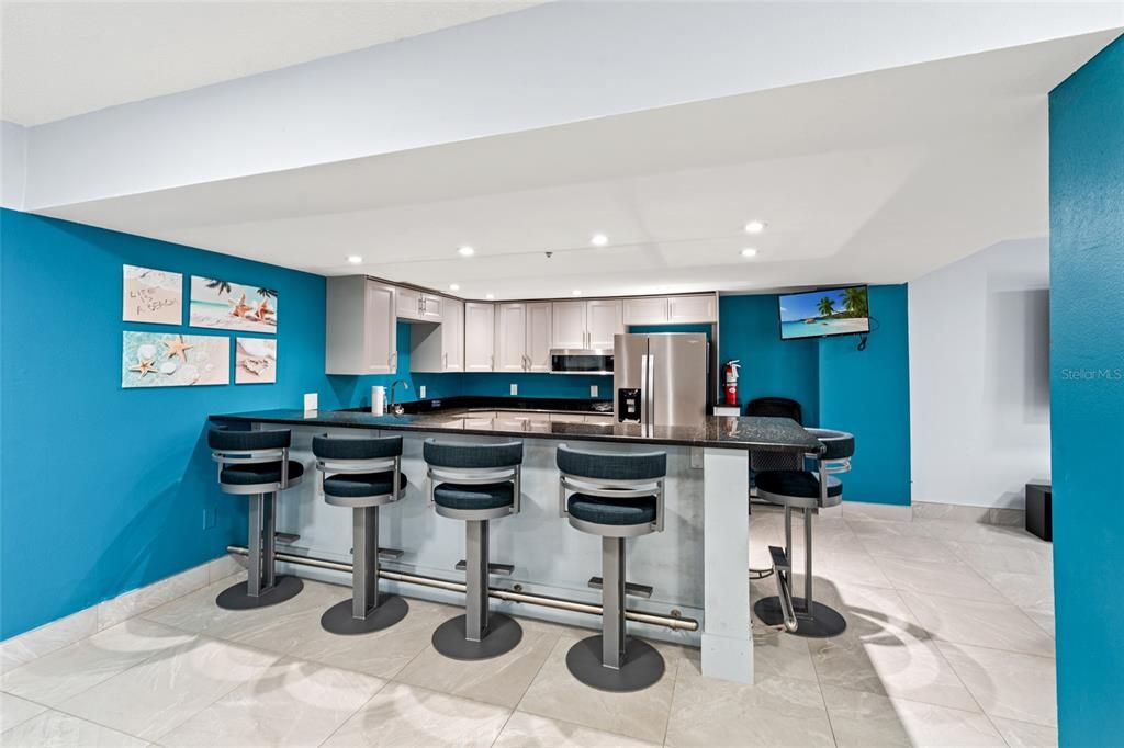 待售: $795,000 (2 贝兹, 2 浴室, 1180 平方英尺)