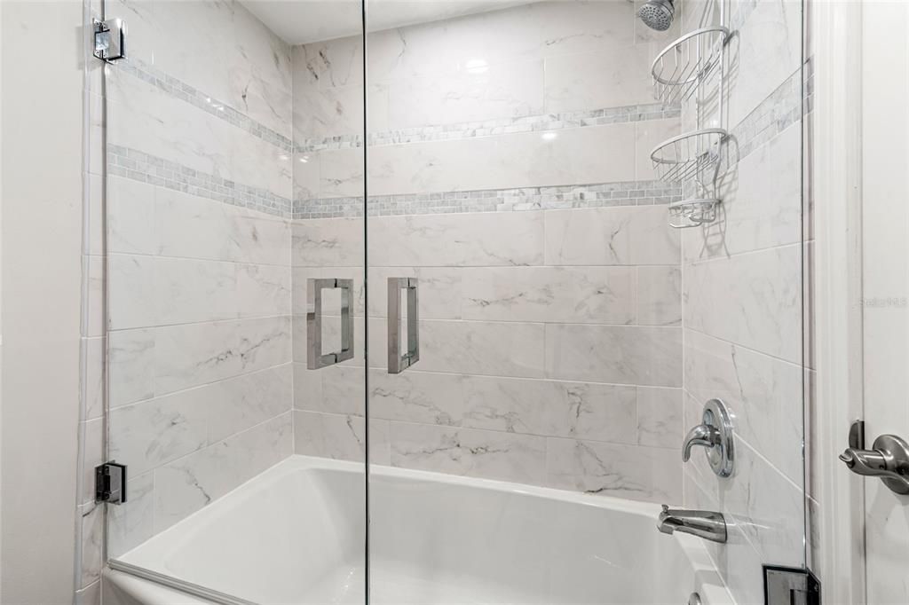 待售: $795,000 (2 贝兹, 2 浴室, 1180 平方英尺)