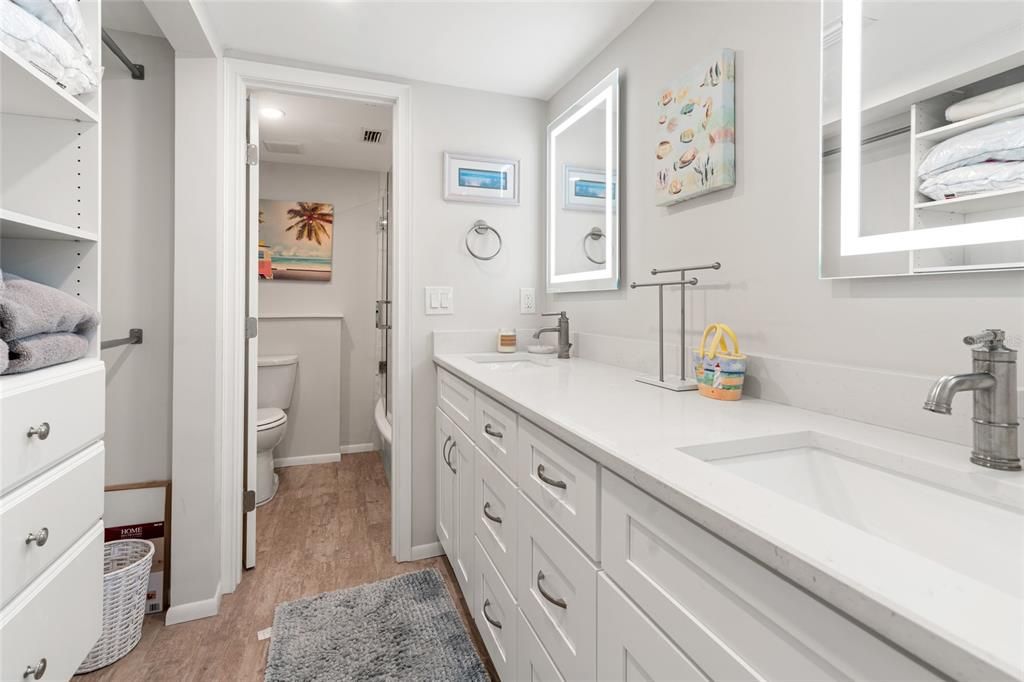 待售: $795,000 (2 贝兹, 2 浴室, 1180 平方英尺)