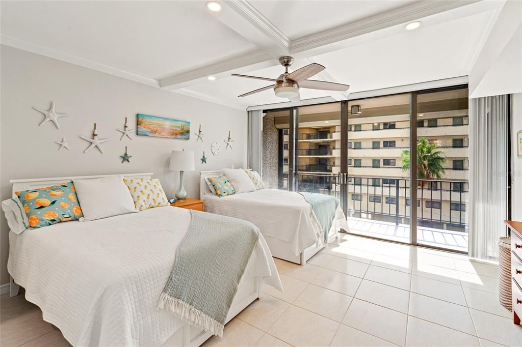 待售: $795,000 (2 贝兹, 2 浴室, 1180 平方英尺)