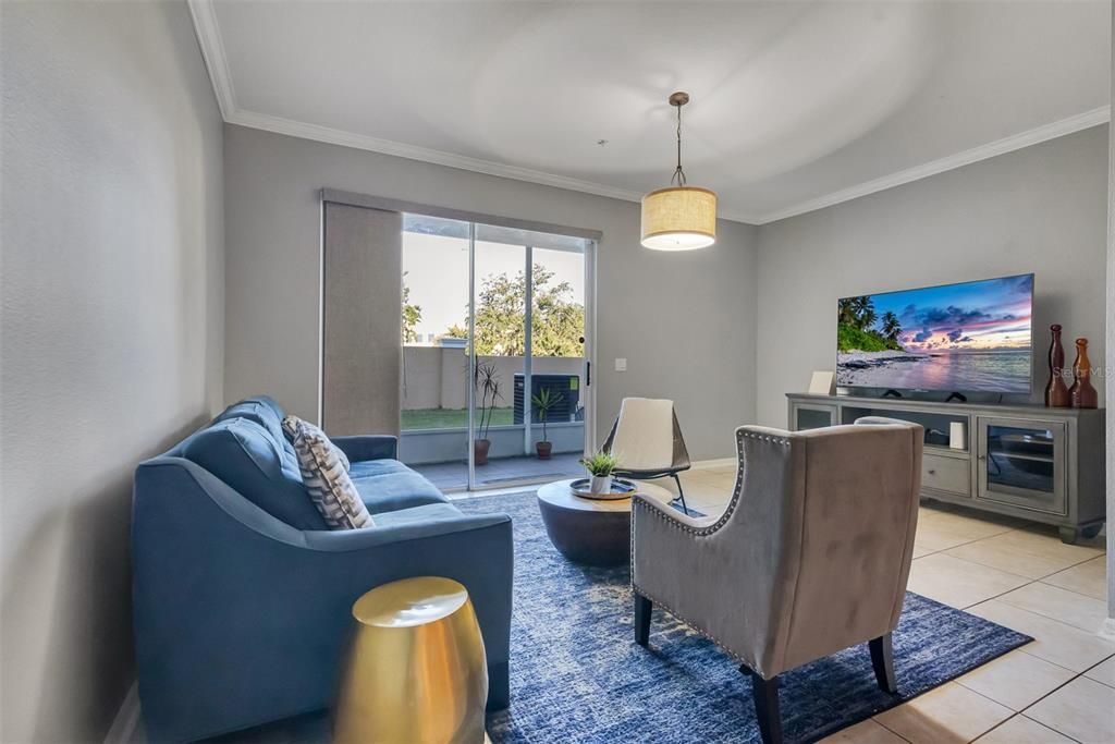 合同活跃: $299,000 (3 贝兹, 2 浴室, 1591 平方英尺)