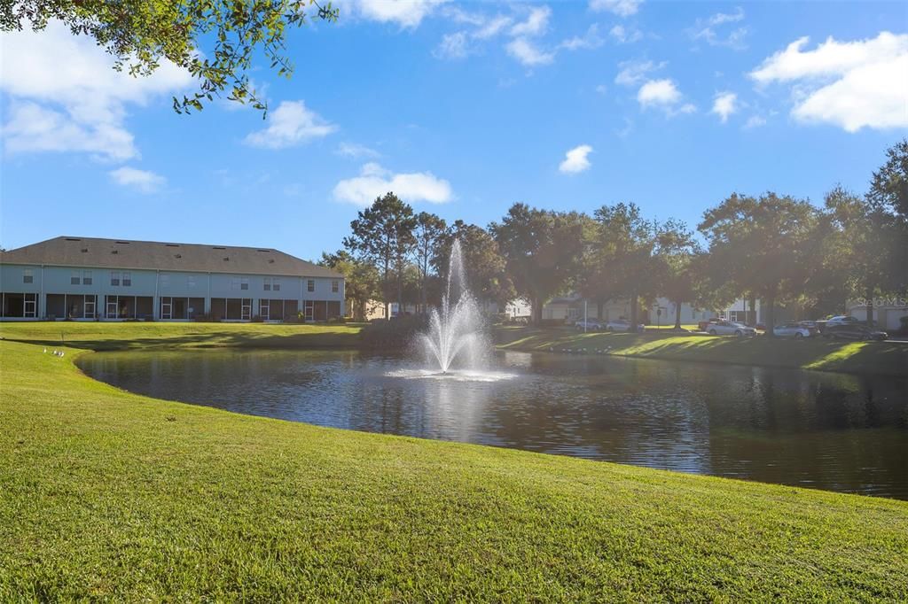 合同活跃: $299,000 (3 贝兹, 2 浴室, 1591 平方英尺)