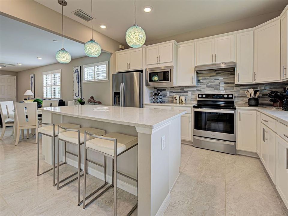 Active With Contract: $525,000 (2 beds, 2 baths, 1436 Square Feet)