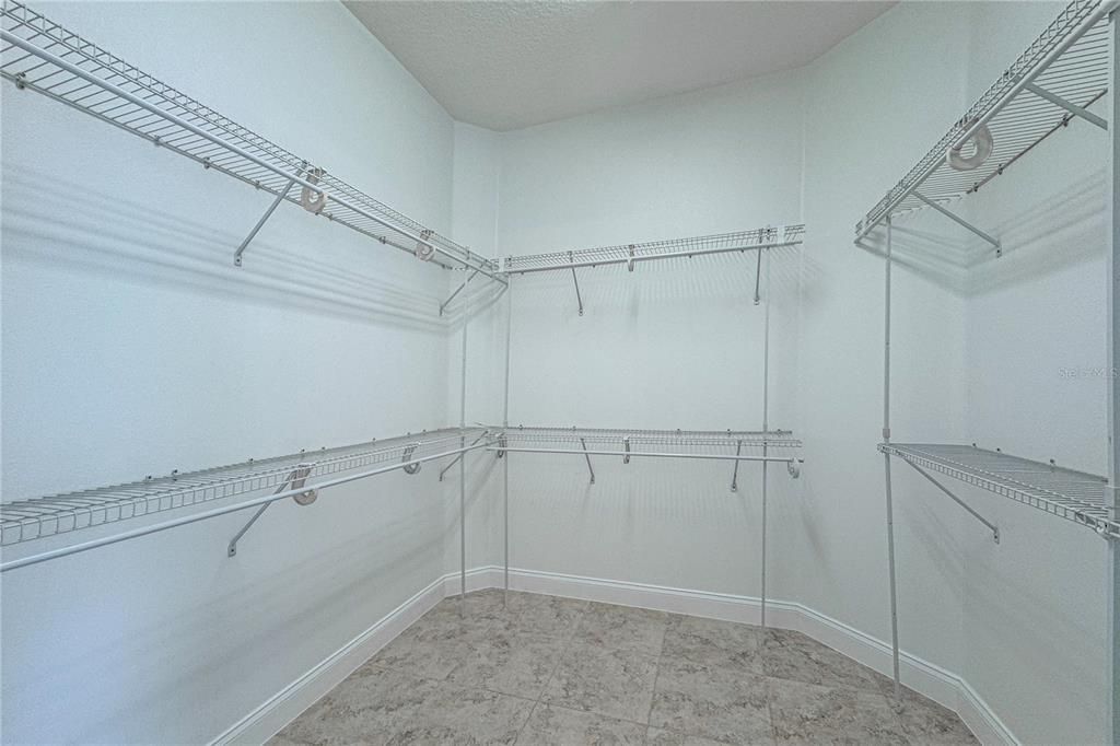 For Sale: $449,000 (3 beds, 2 baths, 2405 Square Feet)