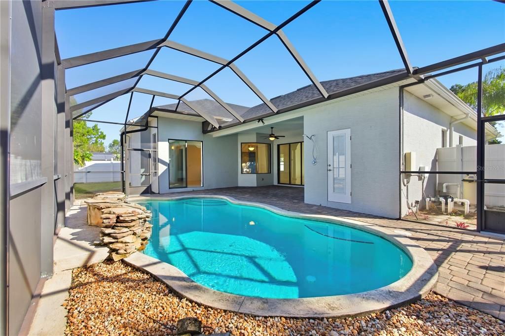 For Sale: $449,000 (3 beds, 2 baths, 2405 Square Feet)