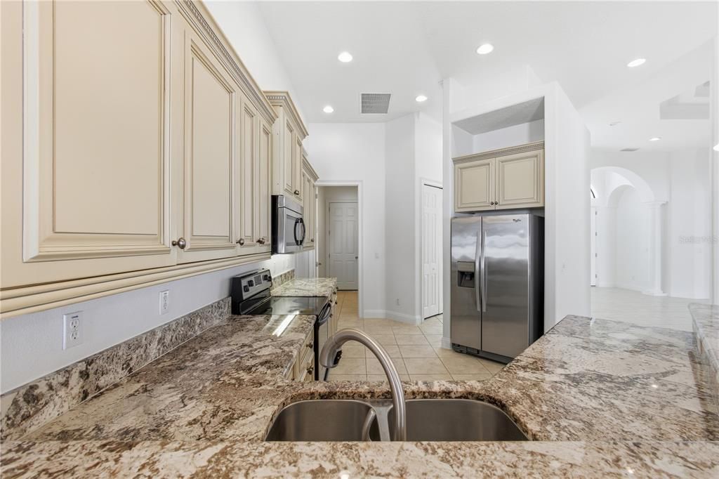 For Sale: $449,000 (3 beds, 2 baths, 2405 Square Feet)