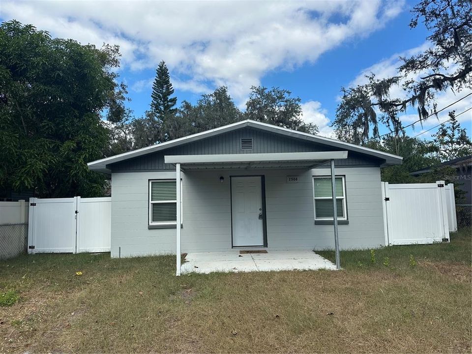 En Renta: $1,650 (2 camas, 1 baños, 750 Pies cuadrados)