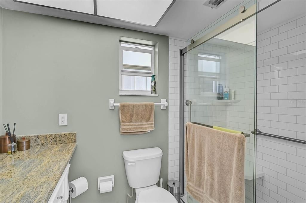 Activo con contrato: $245,000 (2 camas, 2 baños, 1673 Pies cuadrados)