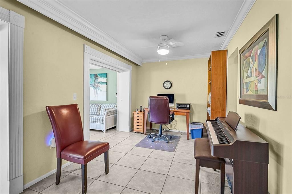 Activo con contrato: $245,000 (2 camas, 2 baños, 1673 Pies cuadrados)