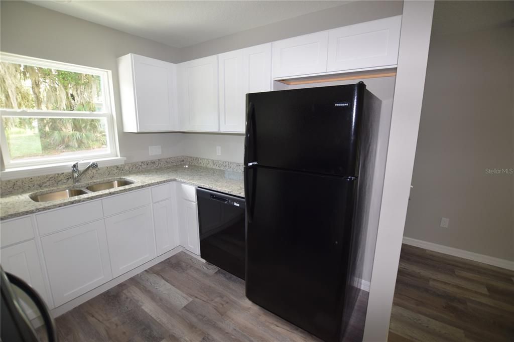 For Rent: $1,550 (2 beds, 2 baths, 867 Square Feet)