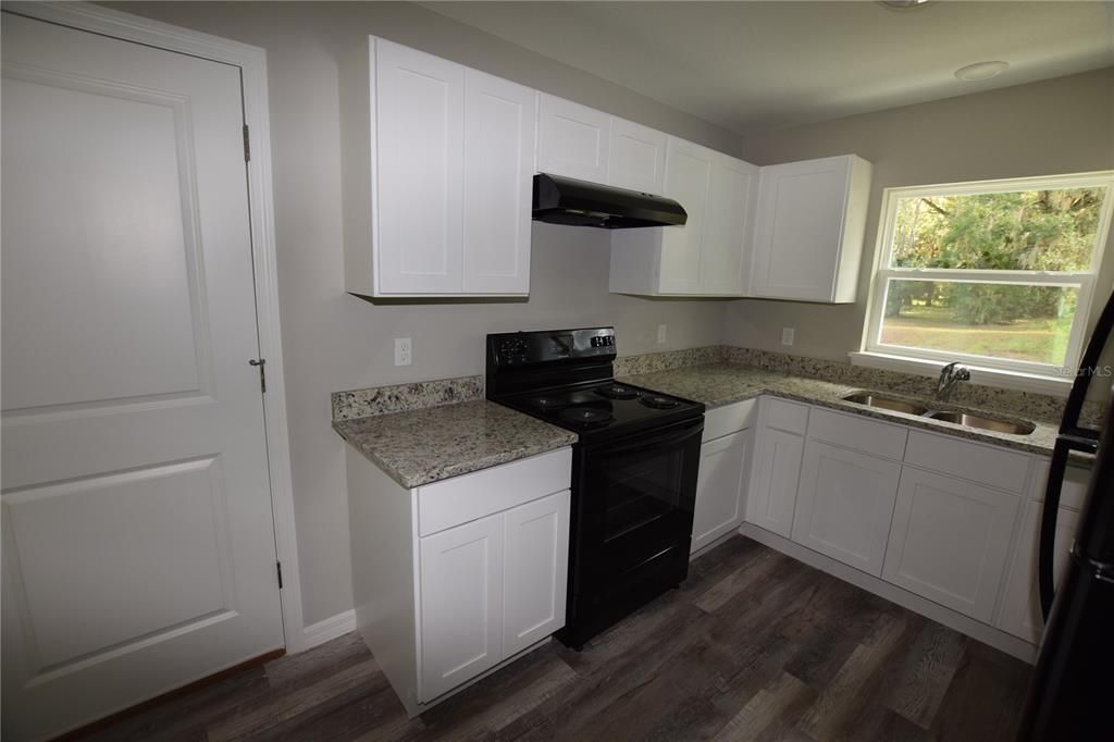For Rent: $1,550 (2 beds, 2 baths, 867 Square Feet)
